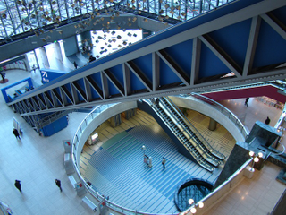 Illustration for article titled Escalators of Tokyo: a Visual Encyclopedia of a City's Moving Staircases
